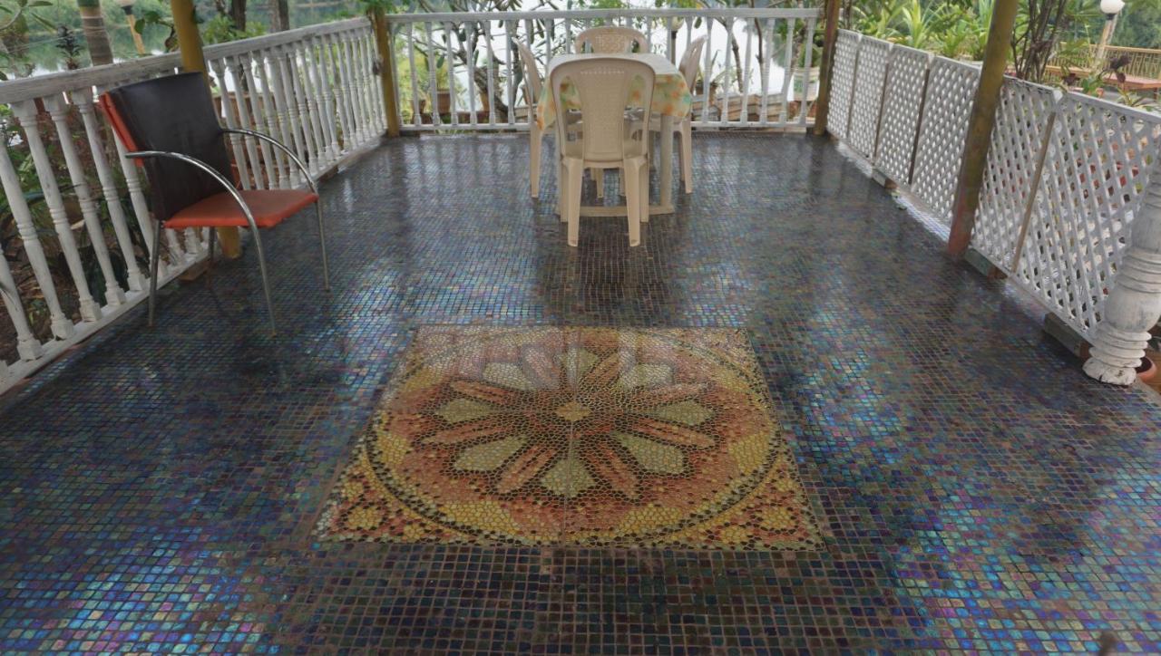 Sona Villa, The Lake Chalet Kudal  Esterno foto