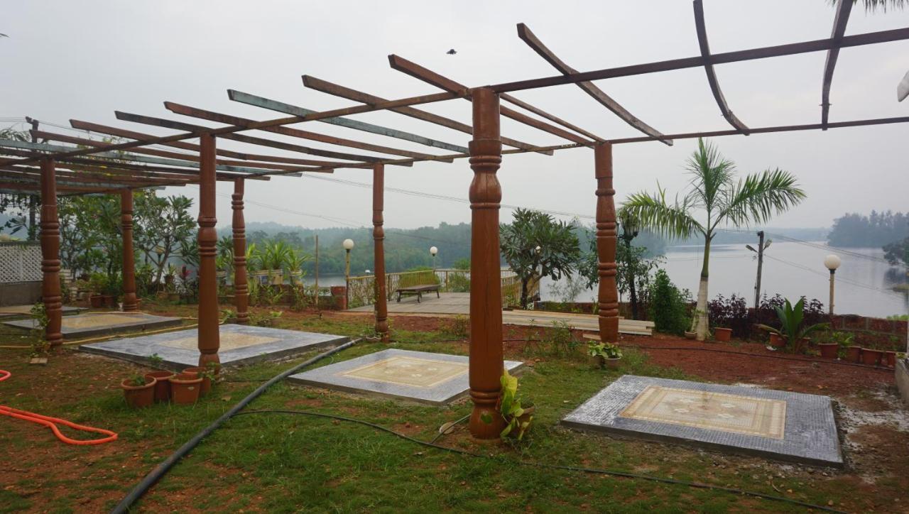Sona Villa, The Lake Chalet Kudal  Esterno foto