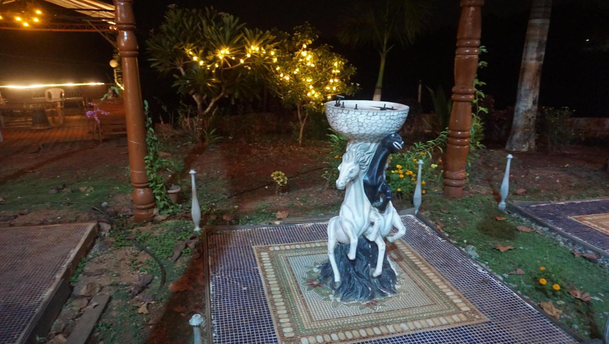 Sona Villa, The Lake Chalet Kudal  Esterno foto