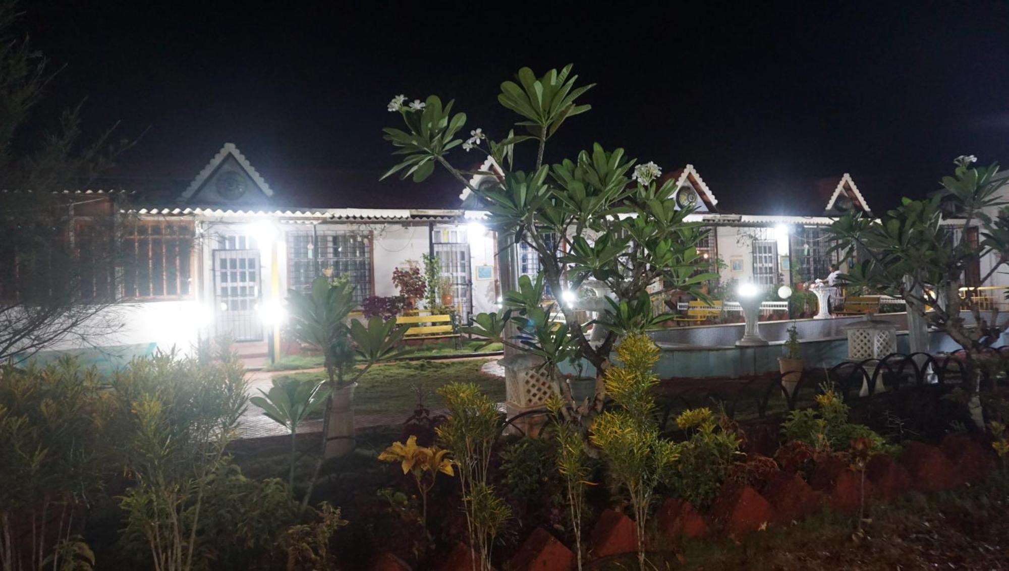 Sona Villa, The Lake Chalet Kudal  Esterno foto
