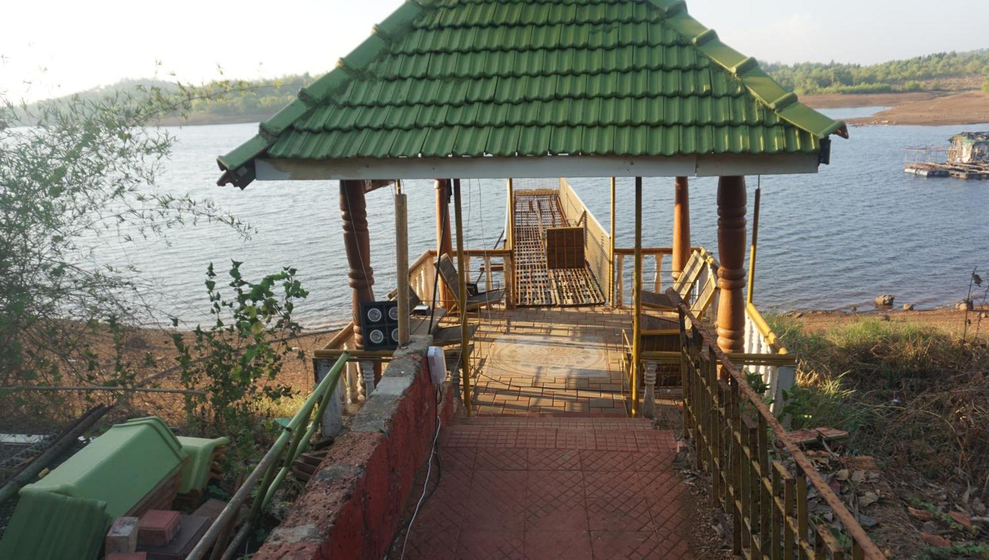Sona Villa, The Lake Chalet Kudal  Esterno foto
