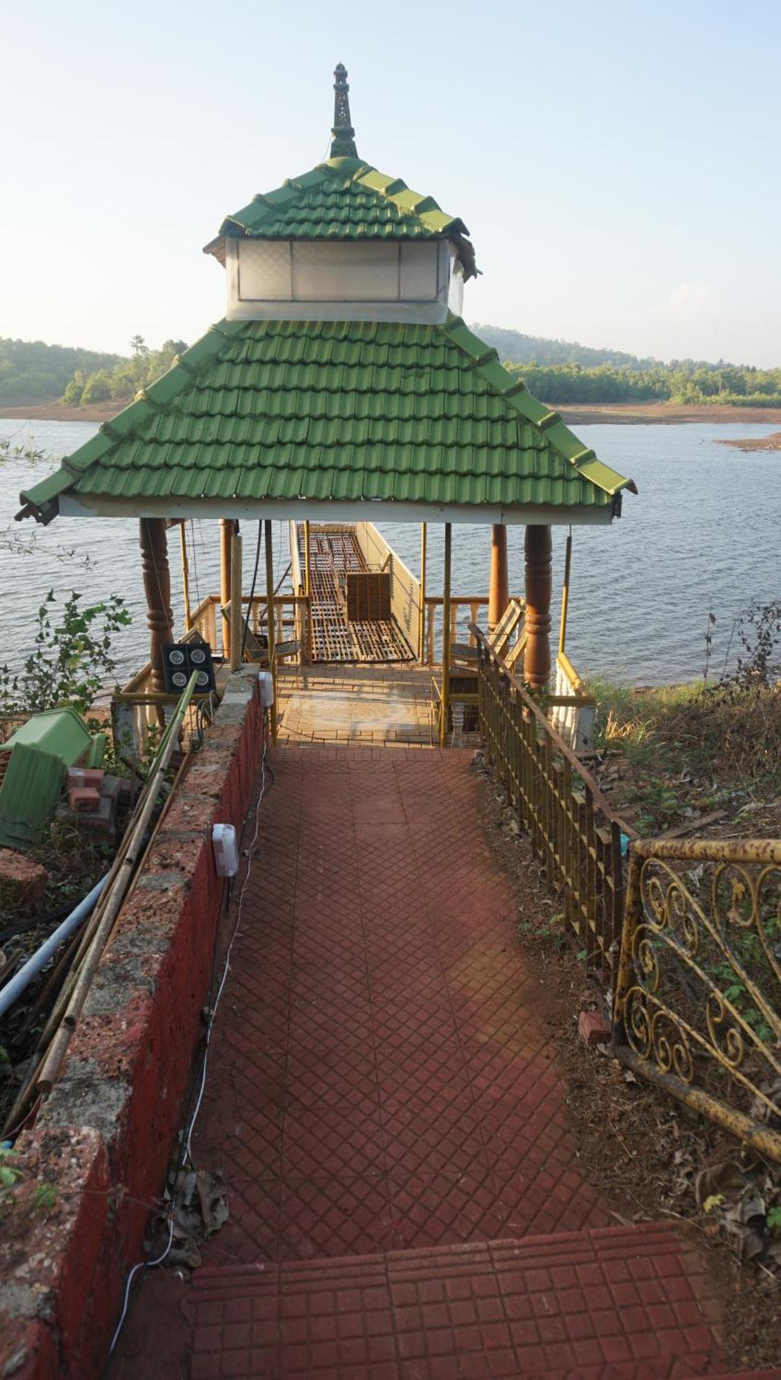 Sona Villa, The Lake Chalet Kudal  Esterno foto