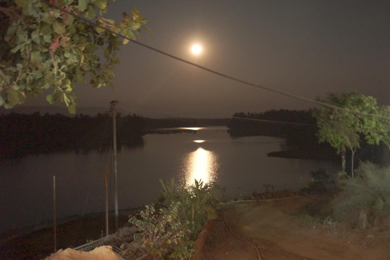 Sona Villa, The Lake Chalet Kudal  Esterno foto